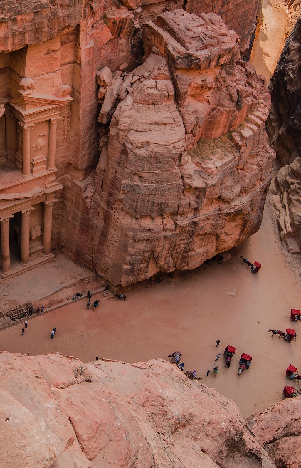 Cité antique, pierre orangée, Petra en Jordanie